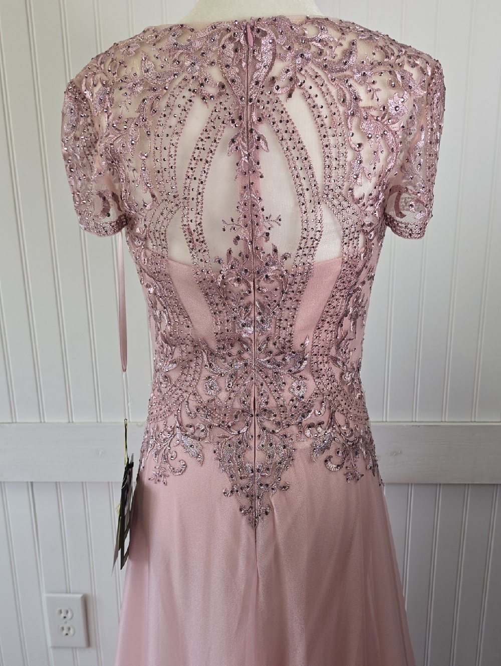 MGNY NWT Rose Pink Embroidered V-Neck Beaded Evening Gown Dress Size 6 #72116 - Picture 7 of 13